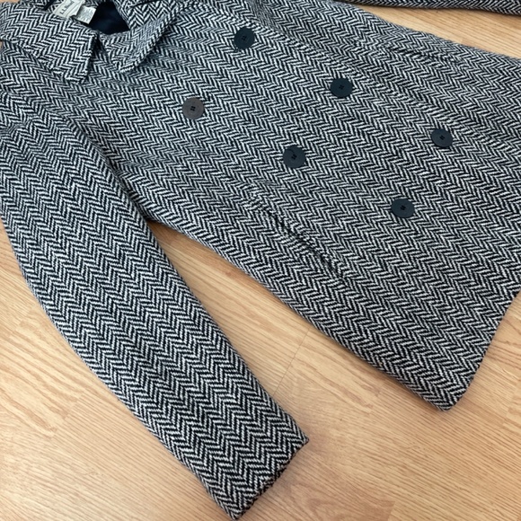 Women’s L.L. Bean Black and White Herringbone Tweed Coat Size 4 - Picture 3 of 6